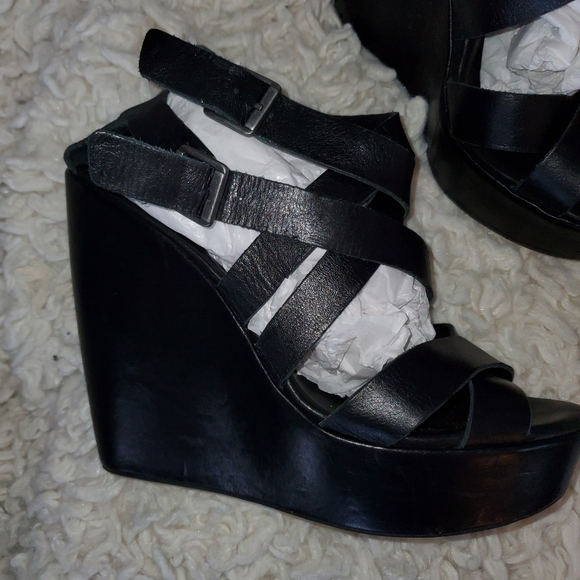 Awesome high heeled sandals - Picture 1 of 8